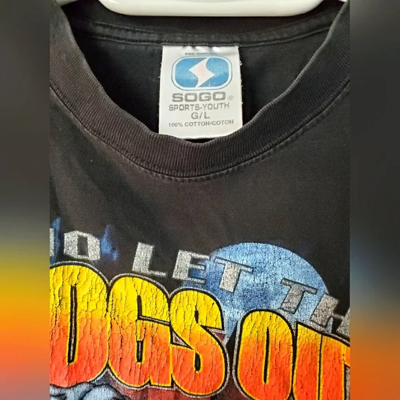 🐶Vintage ,Who let the dogs out kids shirt 🐶 - Picture 2 of 3